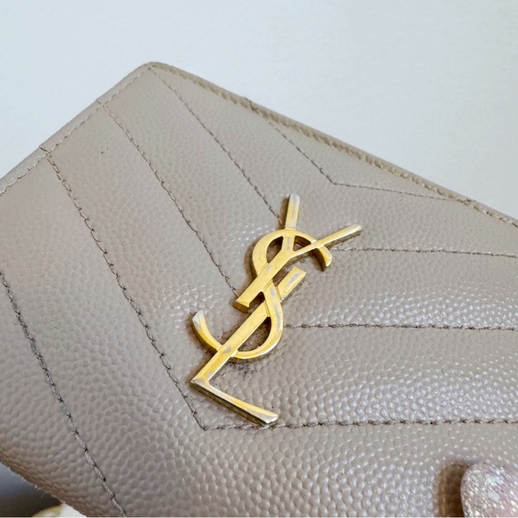 SAINT LAURENT CASSANDRE MATELASSÉ BI-FOLD WALLET Dark Beige - Picture 3 of 15